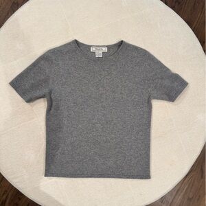 EUC gray cashmere tee by Terryl. Size S. 32” B. 19.5”L. Slim fit.